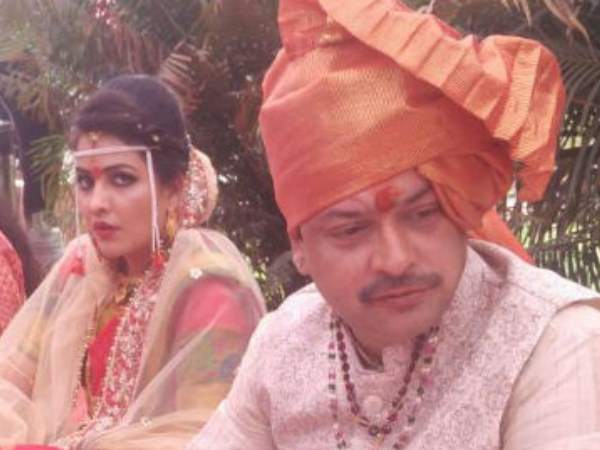 कुहू की नजर से बचकर मिलते थे दूसरी बीवी से