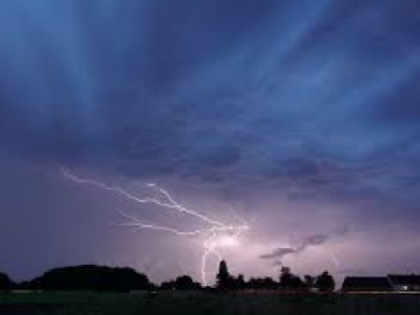 three peoples died and one injured in sky lighting three peoples died and one injured in sky lighting