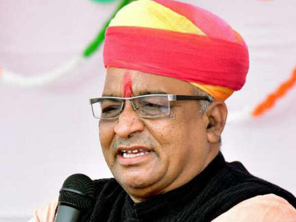 BJP विधायक ने दी सलाह- अगर दो नंबर का धंधा करना है तो अफीम की नहीं सोने की तस्करी करो क्योंकि... BJP विधायक ने दी सलाह- अगर दो नंबर का धंधा करना है तो अफीम की नहीं सोने की तस्करी करो क्योंकि...