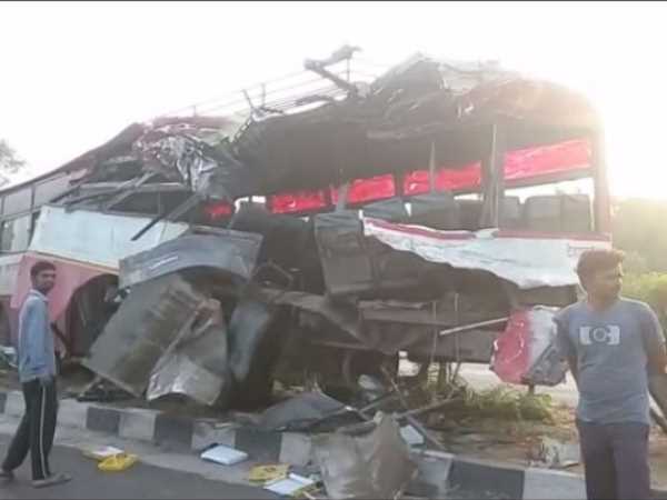 6 passengers died in road accidents in bulandshahr 6 passengers died in road accidents in bulandshahr