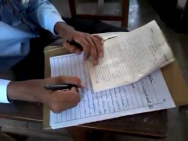 प्रश्नों के उत्तर भी एक जैसे और गलतियां भी एक जैसी