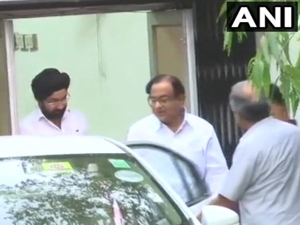 एयरसेल-मैक्सिस डील मामला: पी. चिदंबरम से ED ने की साढ़े छह घंटे पूछताछ एयरसेल-मैक्सिस डील मामला: पी. चिदंबरम से ED ने की साढ़े छह घंटे पूछताछ