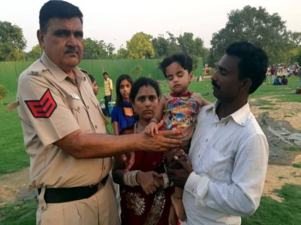 delhi india gate head constable jumps into pond to rescue one-year-old delhi india gate head constable jumps into pond to rescue one-year-old