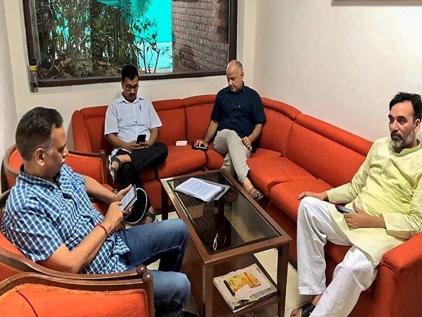 कपिल ने दी सलाह, 'आप कपड़े बदल लीजिए नहीं तो इन्फेक्शन हो जाएगा'