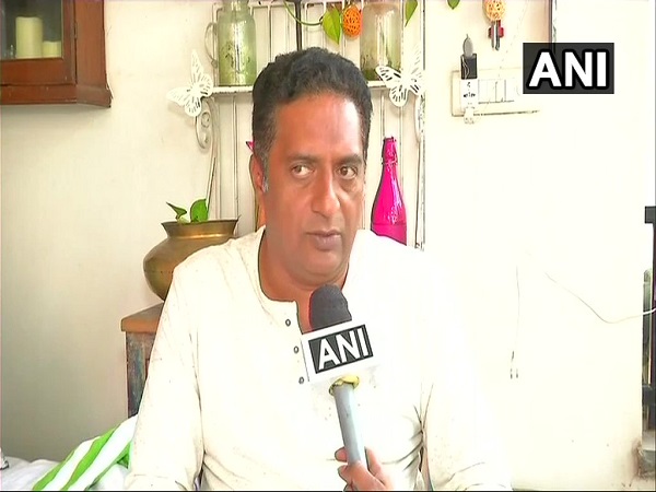 Prakash Raj reaction on ban on Rajinikanths Kaala slammed karnataka government Prakash Raj reaction on ban on Rajinikanths Kaala slammed karnataka government