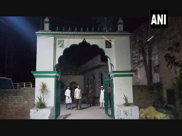 Haryana: People offering prayers at a mosque in Karnals Newal village allegedly thrashed Haryana: People offering prayers at a mosque in Karnals Newal village allegedly thrashed