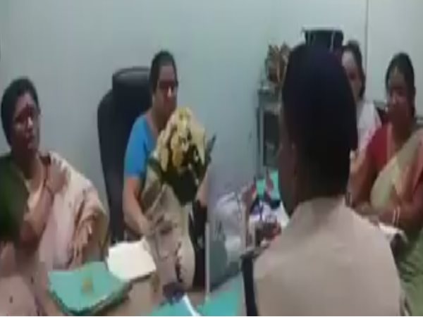 1 घंटे चली पूछताछ