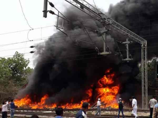 Fire accident on Anwarganj railway station, Many trains stopped Fire accident on Anwarganj railway station, Many trains stopped