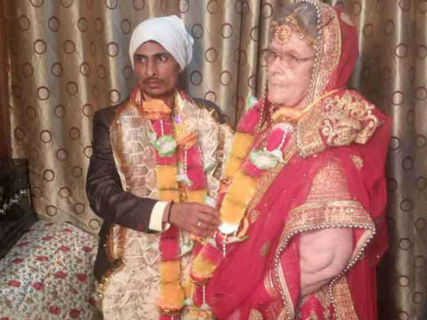 फेसबुक पर हुई दोस्ती प्यार में बदल गई