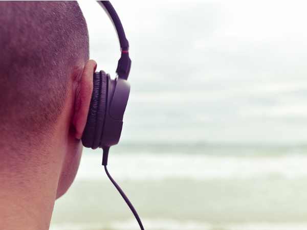 A youth died after electric shock in headphone of mobile in Haryana A youth died after electric shock in headphone of mobile in Haryana