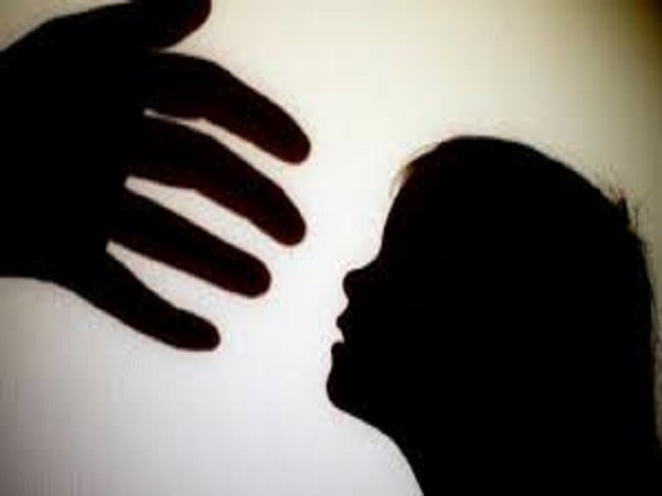 दो बच्चों के साथ छेड़छाड़ सहित सात आरोप थे