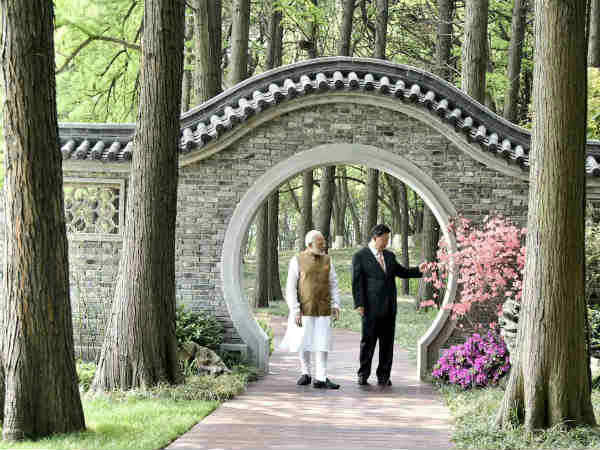 बेहतर संबंधों के लिए आगे बढ़े हैं दोनों देश