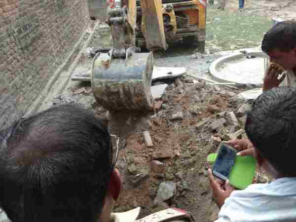 साथ में रहते थे पत्नी और उसका प्रेमी