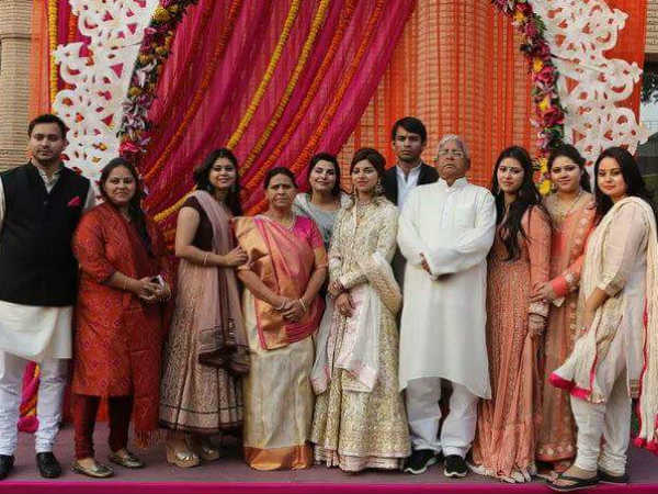 25 वर्ष की उम्र में 14 वर्षीय राबड़ी से की थी शादी