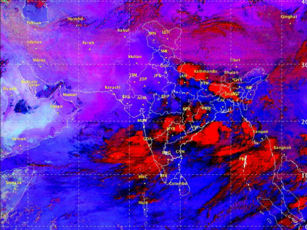 आज मुंबई में भारी बारिश की आशंका, मौसम विभाग ने दी चेतावनी आज मुंबई में भारी बारिश की आशंका, मौसम विभाग ने दी चेतावनी