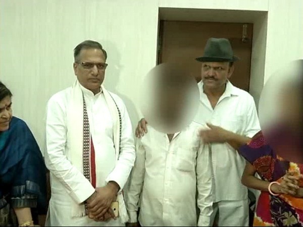 रेप पीड़िता के परिवार से मिले भाजपा नेता