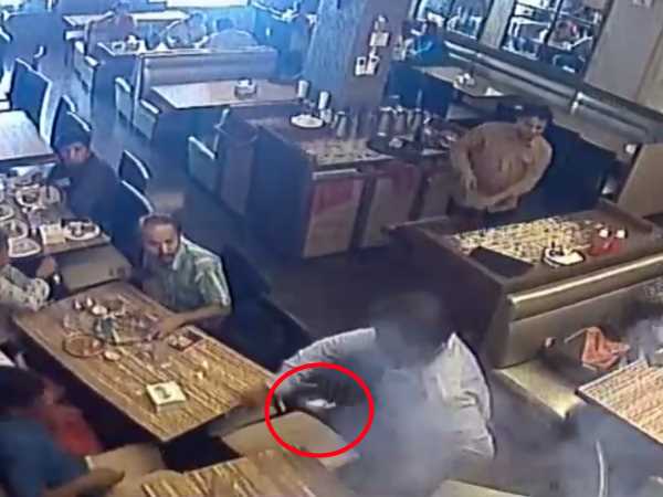 Mobile phone blasts in mans pocket in Mumbai Mobile phone blasts in mans pocket in Mumbai