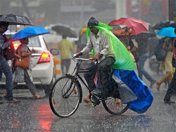 Monsoon Update: आज कोंकण-गोवा में होगी भारी बारिश, अलर्ट जारी Monsoon Update: आज कोंकण-गोवा में होगी भारी बारिश, अलर्ट जारी