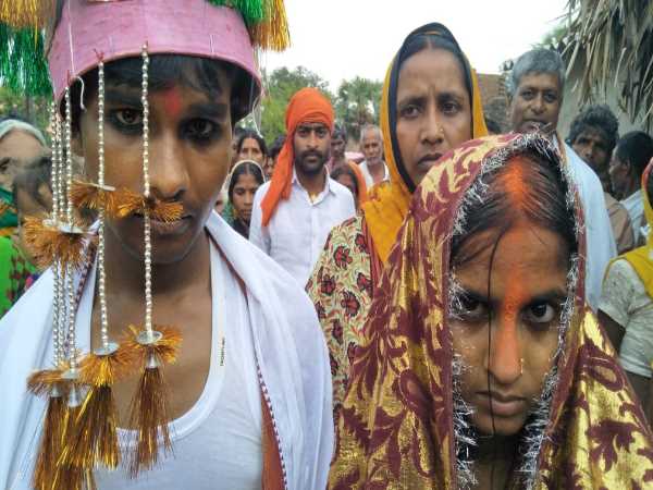 Villagers arranged marriage of Lovers couple in nalanda Villagers arranged marriage of Lovers couple in nalanda