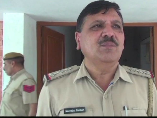 लोगों ने किया प्रदर्शन