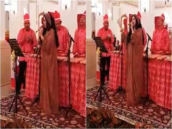 PM Narendra Modi was greeted with a Bollywood song on his visit to Indonesia PM Narendra Modi was greeted with a Bollywood song on his visit to Indonesia