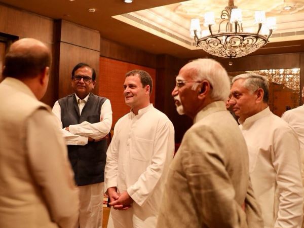 वीडियो पर नेताओं ने जमकर लगाए ठहाके