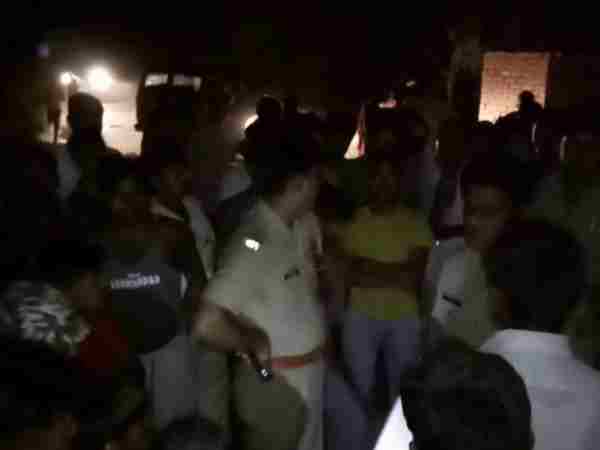 कुर्सी पर बैठने को लेकर आईजी ने पार्षद को टोक दिया