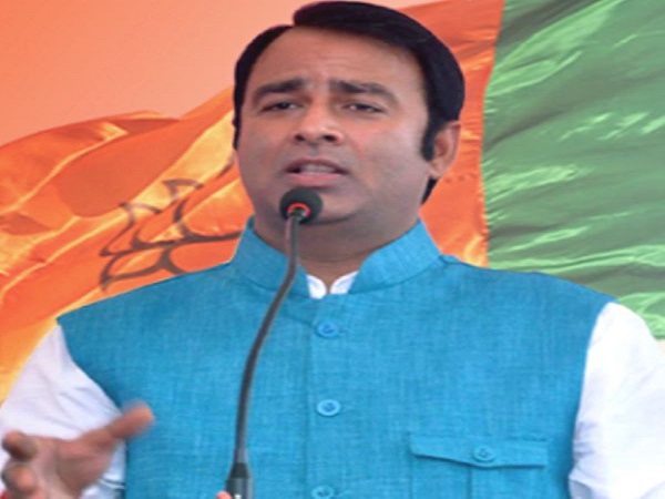 ताज महल को लेकर जारी है विवाद