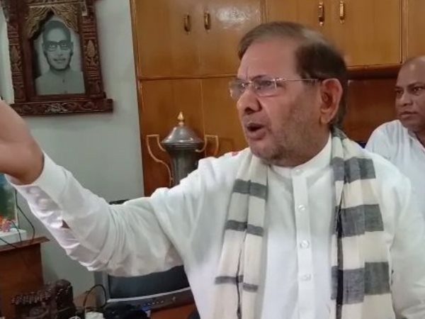 Sharad yadav said yogi is born to work in temple not in politics. Sharad yadav said yogi is born to work in temple not in politics.