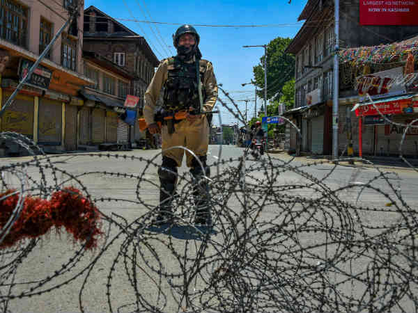 suicide-attack-srinagar-alert.jpg suicide-attack-srinagar-alert.jpg