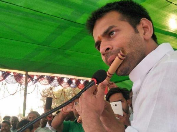 यूजर्स ने दी तरह-तरह की प्रतिक्रियाएं, अब फिल्म का इंतजार