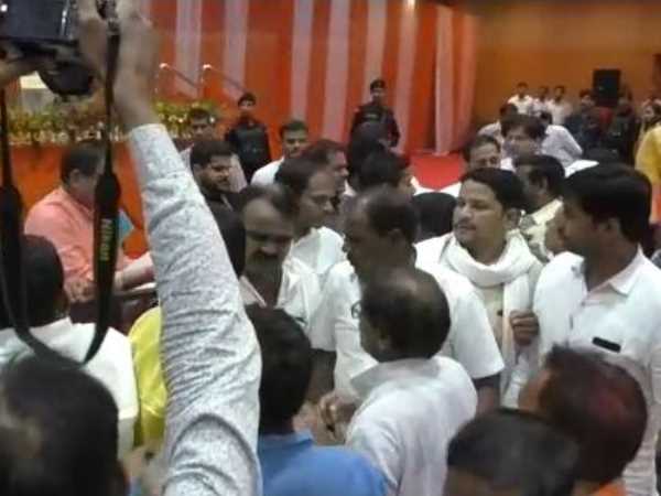 pradhan raise slogan during yogi programme in Varanasi pradhan raise slogan during yogi programme in Varanasi