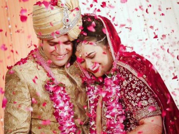यूपीएससी 2015 में दूसरे नंबर पर रहे अतहर से टीना ने की शादी