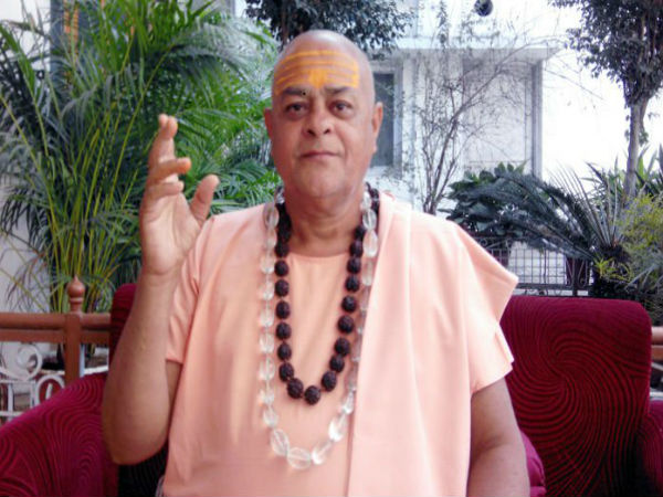 स्वामी अखिलेश्वरानंद को शिवराज सरकार ने दिया कैबिनेट रैंक स्वामी अखिलेश्वरानंद को शिवराज सरकार ने दिया कैबिनेट रैंक