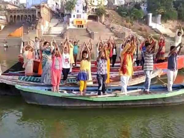 International yoga day celebrated with enthusiastic in Mirzapur International yoga day celebrated with enthusiastic in Mirzapur