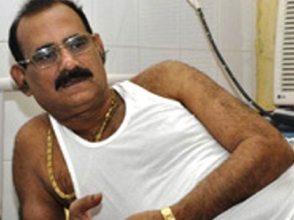 बाहुबली का गेरुआ गमछा भी कर दिया वापस