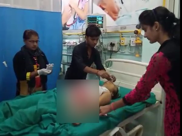 boyfriend attack on girl with knife after breakup boyfriend attack on girl with knife after breakup