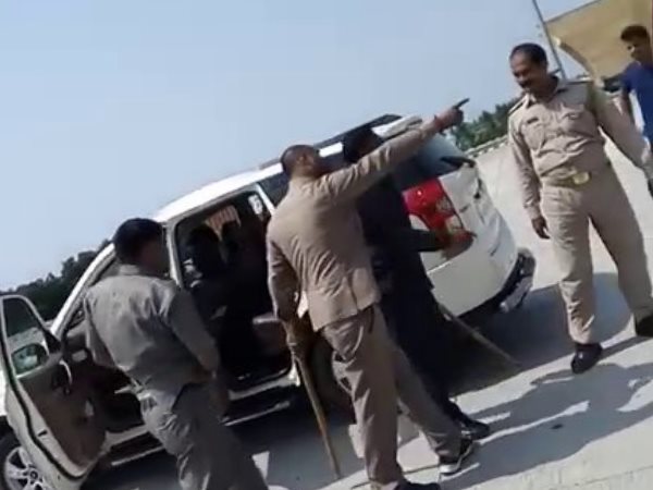 bouncers battery with toll workers in lucknow, see footage bouncers battery with toll workers in lucknow, see footage