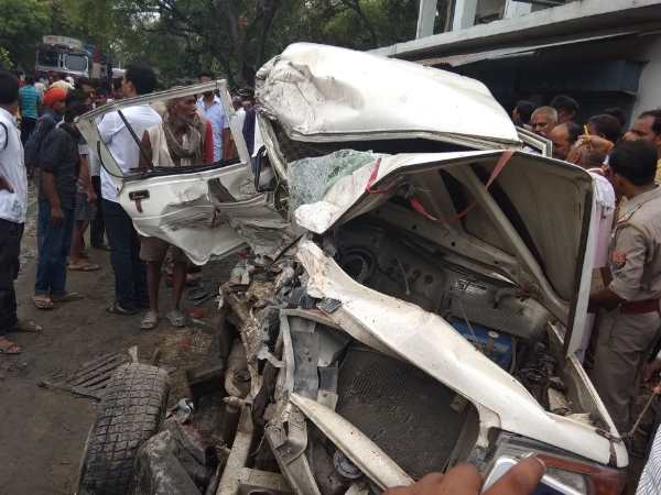 in sultanpur road accident 4 died and 3 injured in sultanpur road accident 4 died and 3 injured