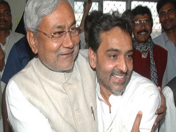 नीतीश कुमार की जगह एनडीए का नेता बदलने की मांग