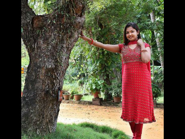 Malayalam TV actress Surya Sasikumar, sister, mother arrested after seizure of counterfeit currency notes Malayalam TV actress Surya Sasikumar, sister, mother arrested after seizure of counterfeit currency notes