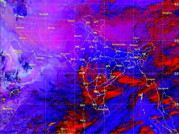 यूपी समेत आज इन राज्यों में भारी बारिश की आशंका, अलर्ट जारी यूपी समेत आज इन राज्यों में भारी बारिश की आशंका, अलर्ट जारी