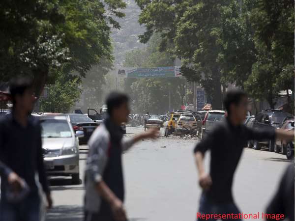 अफगानिस्तान: मंत्रालय के बाहर सुसाइड अटैक, 10 की मौत कई घायल अफगानिस्तान: मंत्रालय के बाहर सुसाइड अटैक, 10 की मौत कई घायल