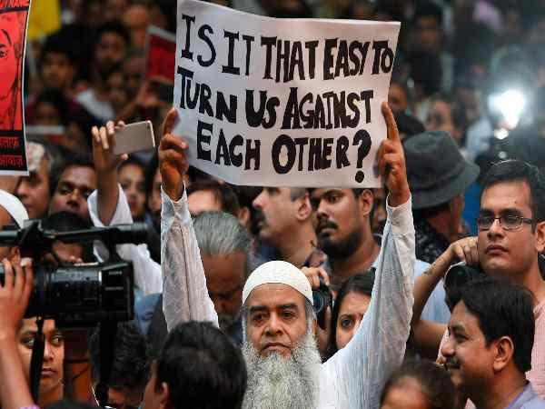 Amnesty Report: नफरत फैलाने में यूपी नंबर 1, गुजरात दूसरे पर Amnesty Report: नफरत फैलाने में यूपी नंबर 1, गुजरात दूसरे पर