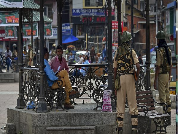 पाकिस्तान चुनाव को किस तरह देख रहे हैं जम्मू कश्मीर के लोग? पाकिस्तान चुनाव को किस तरह देख रहे हैं जम्मू कश्मीर के लोग?