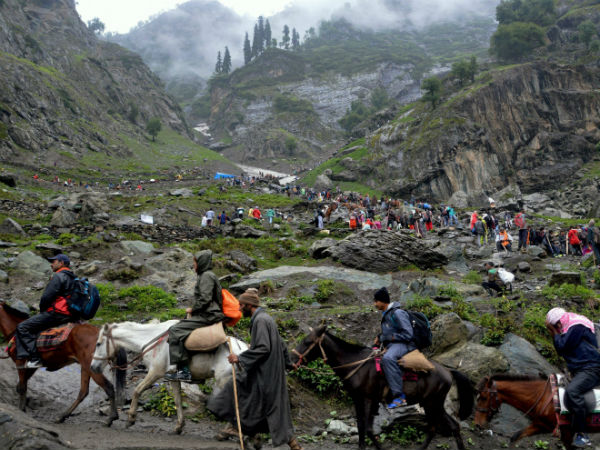 अमरनाथ यात्रा पर हिजबुल और लश्कर के अटैक का साया: रिपोर्ट अमरनाथ यात्रा पर हिजबुल और लश्कर के अटैक का साया: रिपोर्ट