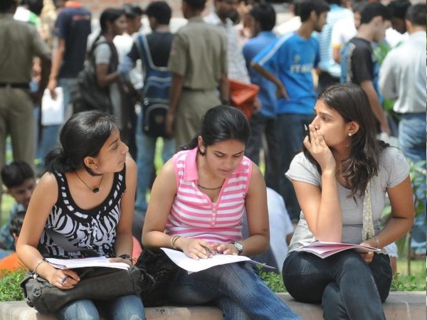 परीक्षा केंद्र के बारे में पहले ही जान लें