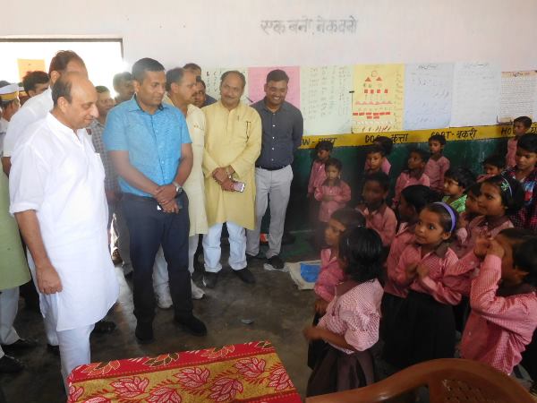 yogi minister visited to government school for inspection yogi minister visited to government school for inspection