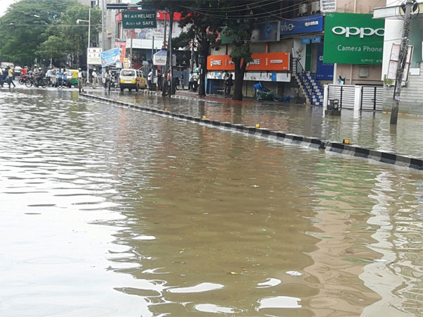 बारिश के कारण स्थित काफी बुरी