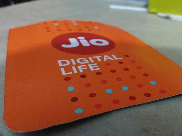 मिलेगा फ्री कॉलिंग और अनलिमिटेड एसएमएस